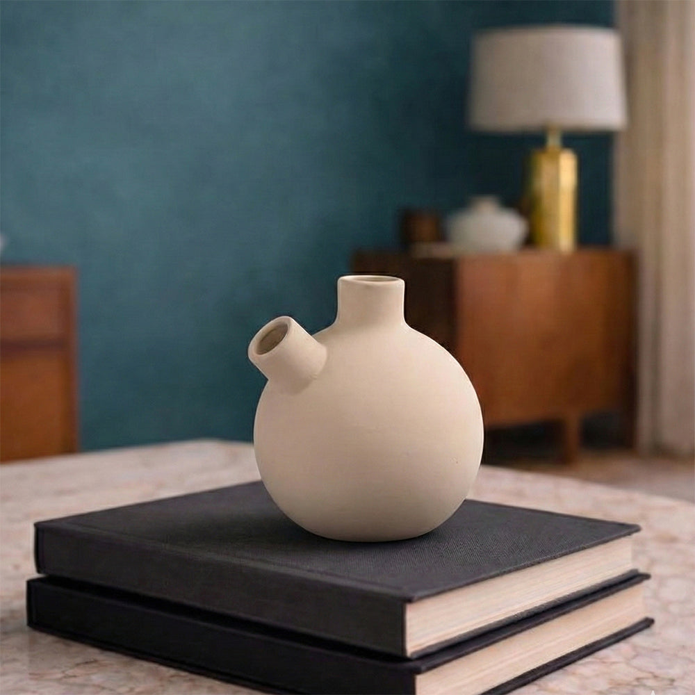 Vaso Decorativo Detalhe Formas Retas em Cerâmica Bege