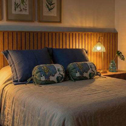 Luminária de Mesa com cúpula Palha