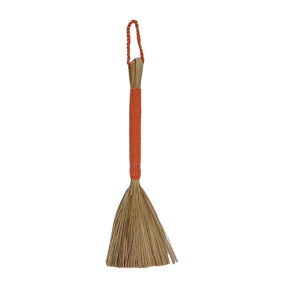Vassoura Decorativa Fibra Taboa Laranja
