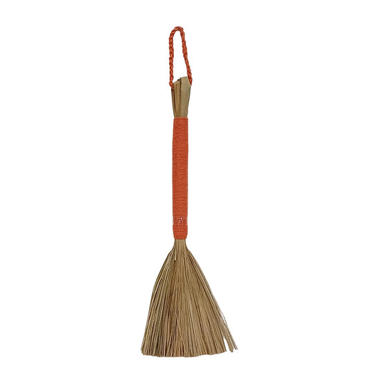Vassoura Decorativa Fibra Taboa Laranja